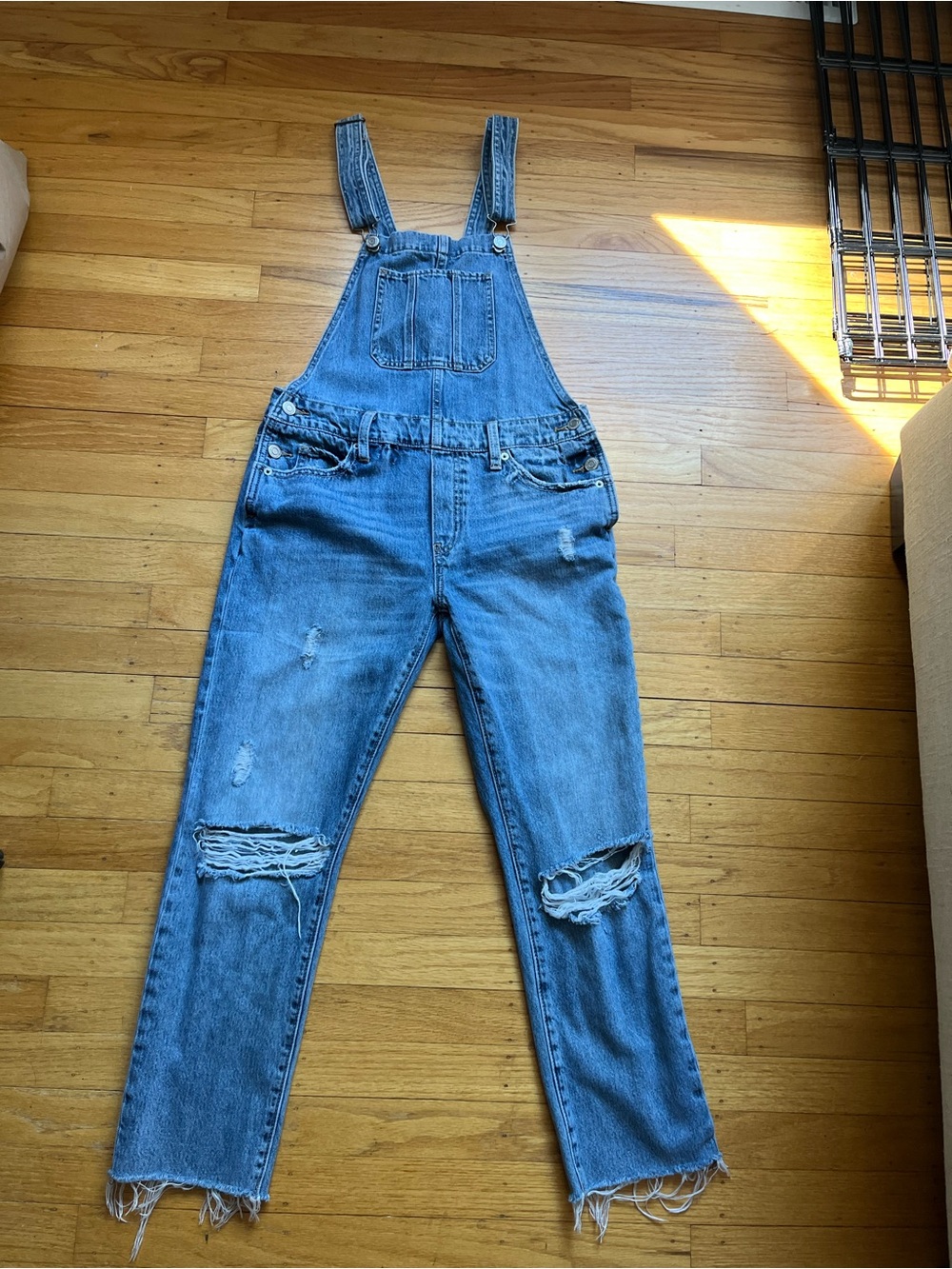 Lucky Brand EUC Distressed Blue Denim Overalls size xs